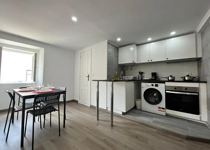 Big Apartment In Bairro Alto
