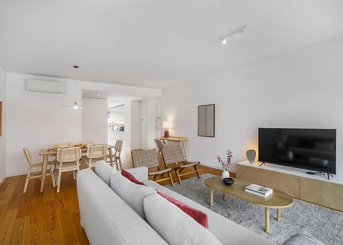 Whome Urban Retreat W/Parking, Elevator & Ac By Benfica Stadium