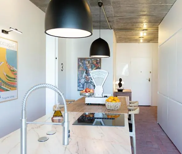 Columbano City Suites - Boutique Ensuites, Cokitchen & Parking
