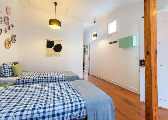 Third Floor Apartment At Graca Neighbourhood