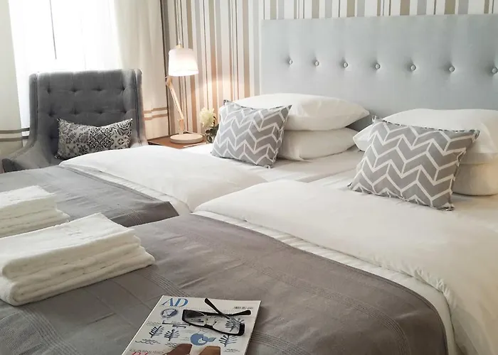 Flores Guest House