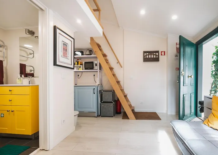 Cozy Yellow House Bairro Alto