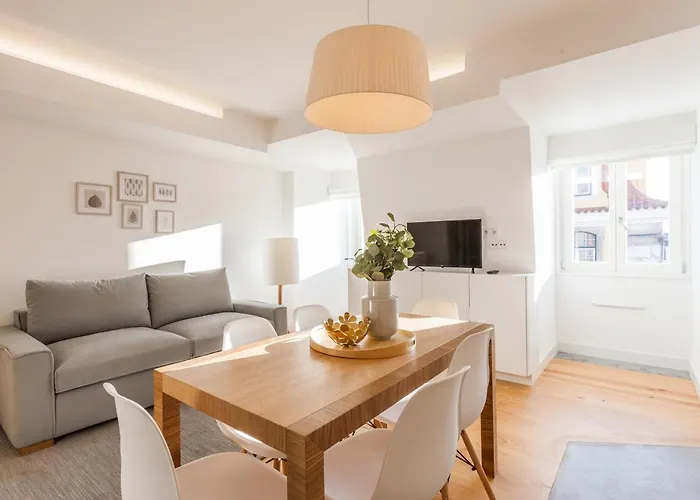 FLH Chiado Sunny Apartment