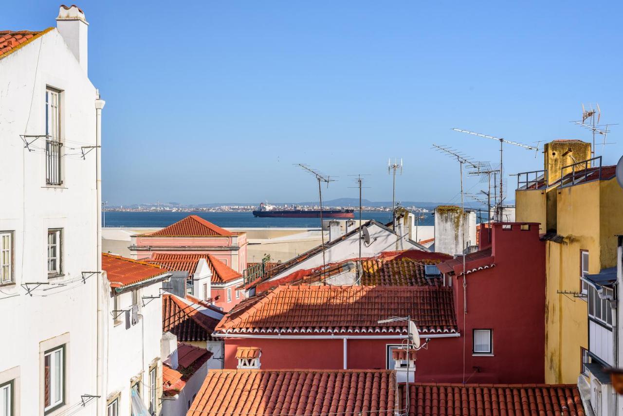 Joivy Cosy 1-bed Flat With Seaview In Alfama