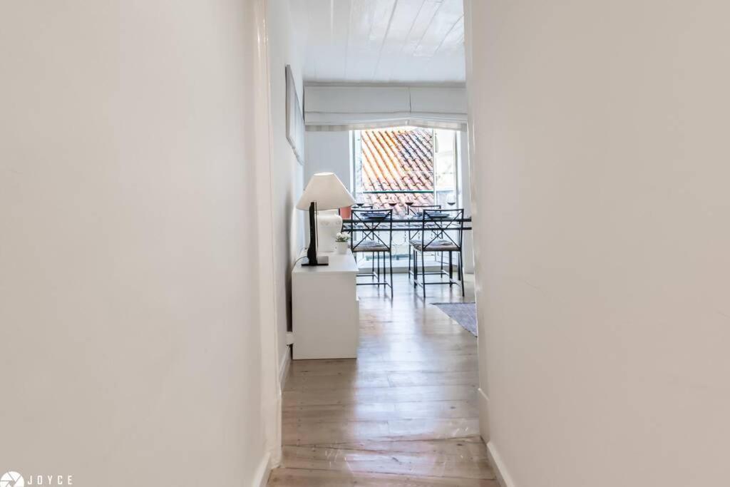 Inloveapartments - Typical Portuguese Tiles