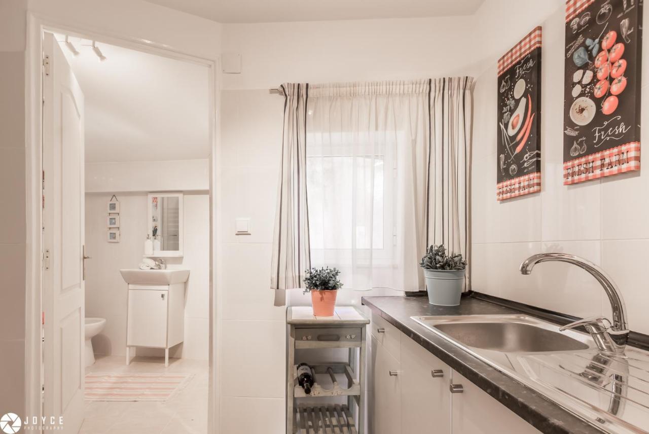 Inloveapartments - Typical Portuguese Tiles