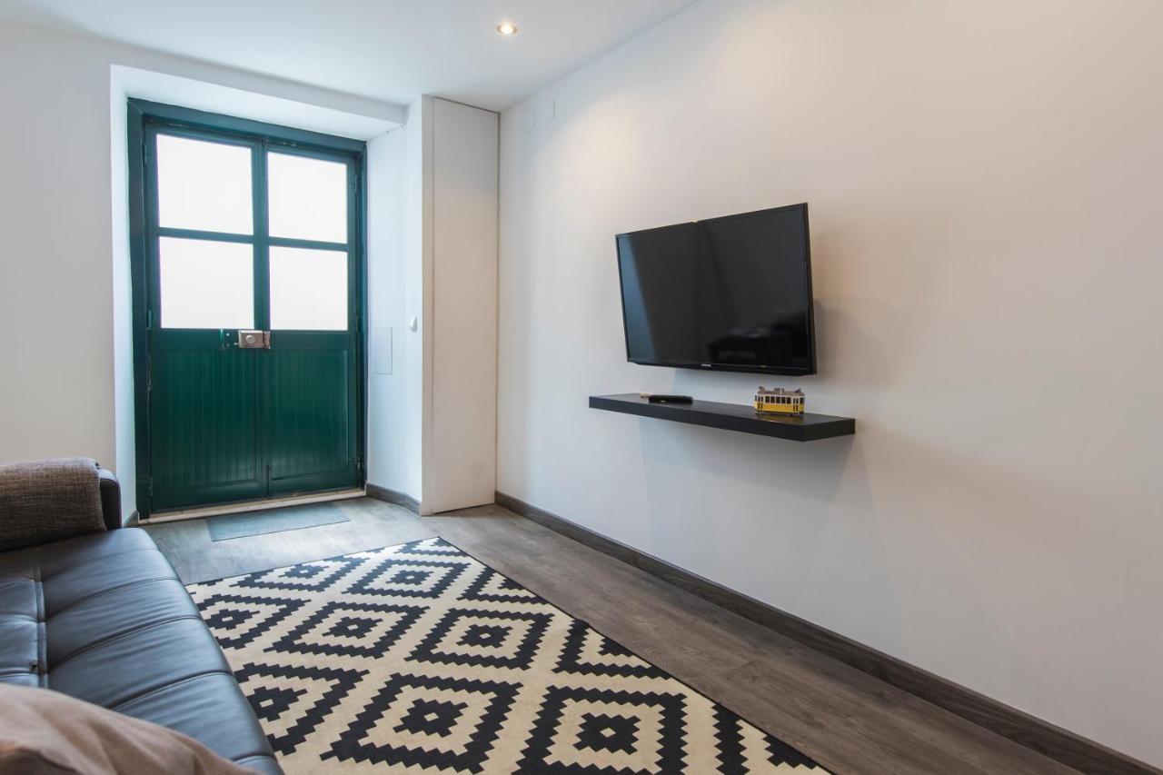 Alfama Typical Beco Da Adica Apartamento *