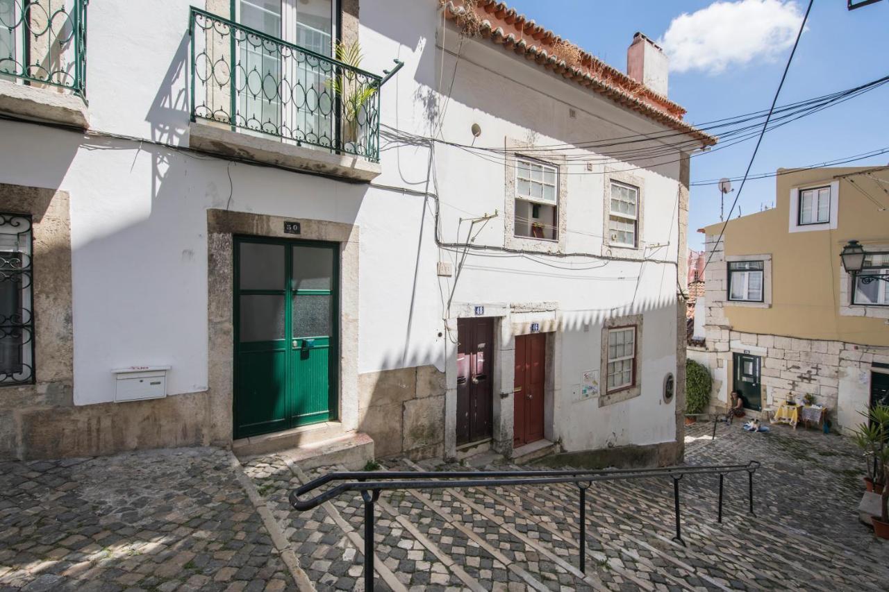 Alfama Typical Beco Da Adica Lisboa
