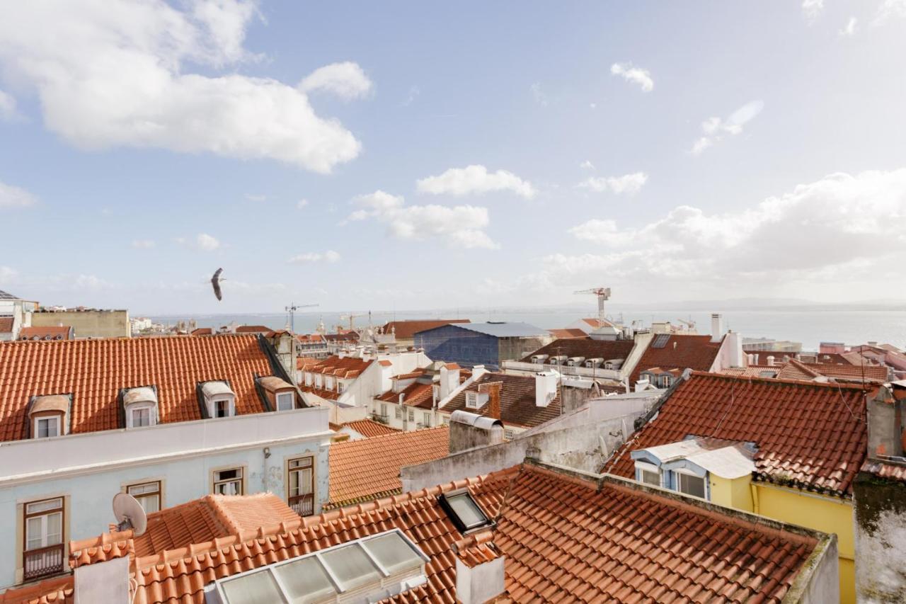 Amazing Rooftop Terrace With River And Historic View 4 Bedrooms 4 Bathrooms Ac 19th Century Building Chiado Apartamento *