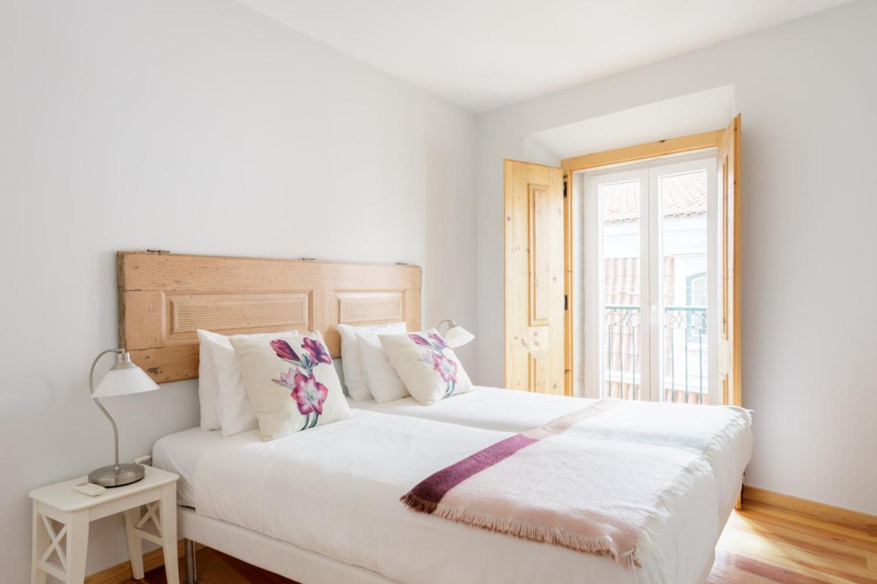Apartamento Amazing Rooftop Terrace With River And Historic View 4 Bedrooms 4 Bathrooms Ac 19th Century Building Chiado *
