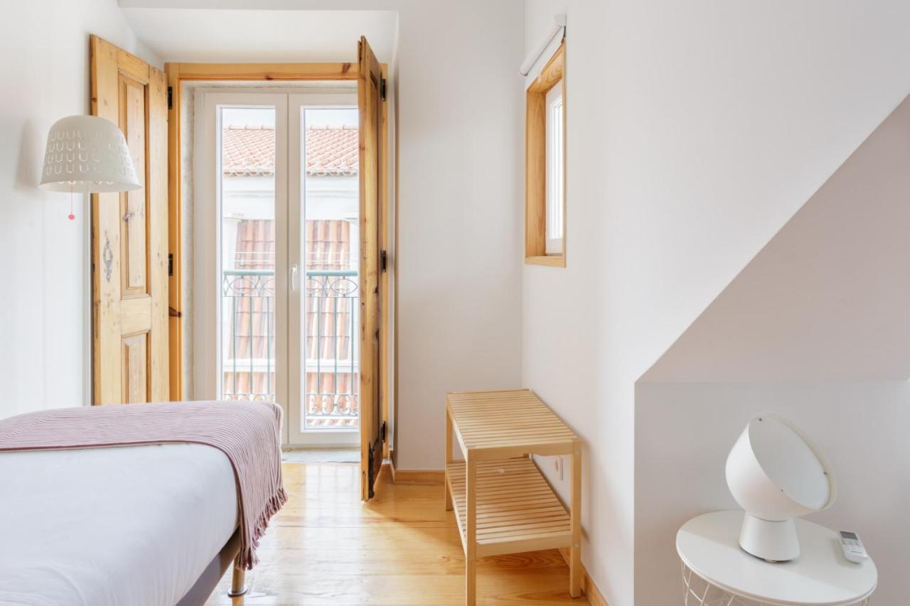 Amazing Rooftop Terrace With River And Historic View 4 Bedrooms 4 Bathrooms Ac 19th Century Building Chiado Apartamento Lisboa