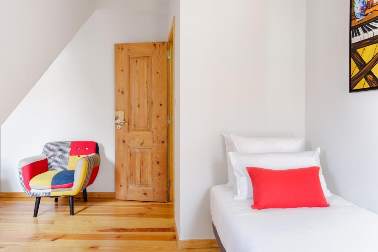 Amazing Rooftop Terrace With River And Historic View 4 Bedrooms 4 Bathrooms Ac 19th Century Building Chiado Apartamento
