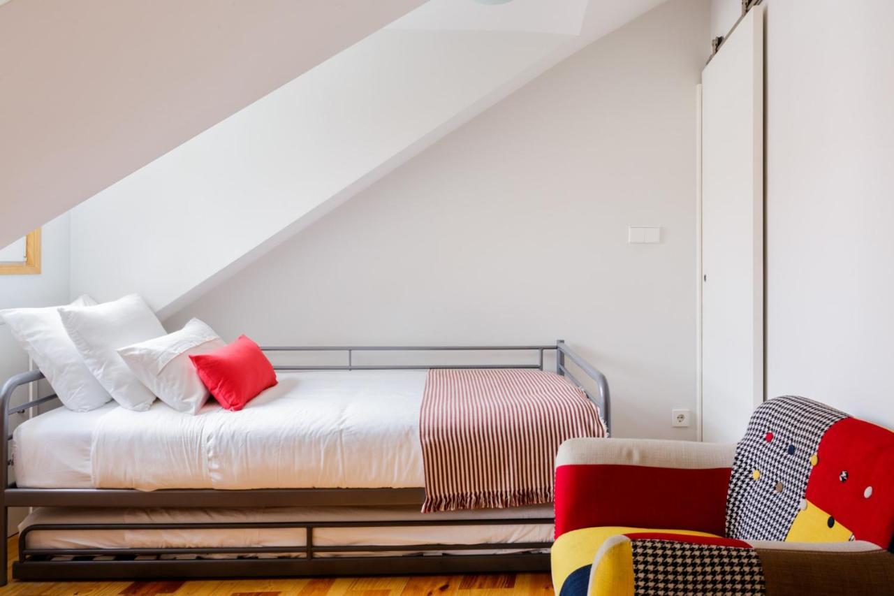 Amazing Rooftop Terrace With River And Historic View 4 Bedrooms 4 Bathrooms Ac 19th Century Building Chiado * Lisboa