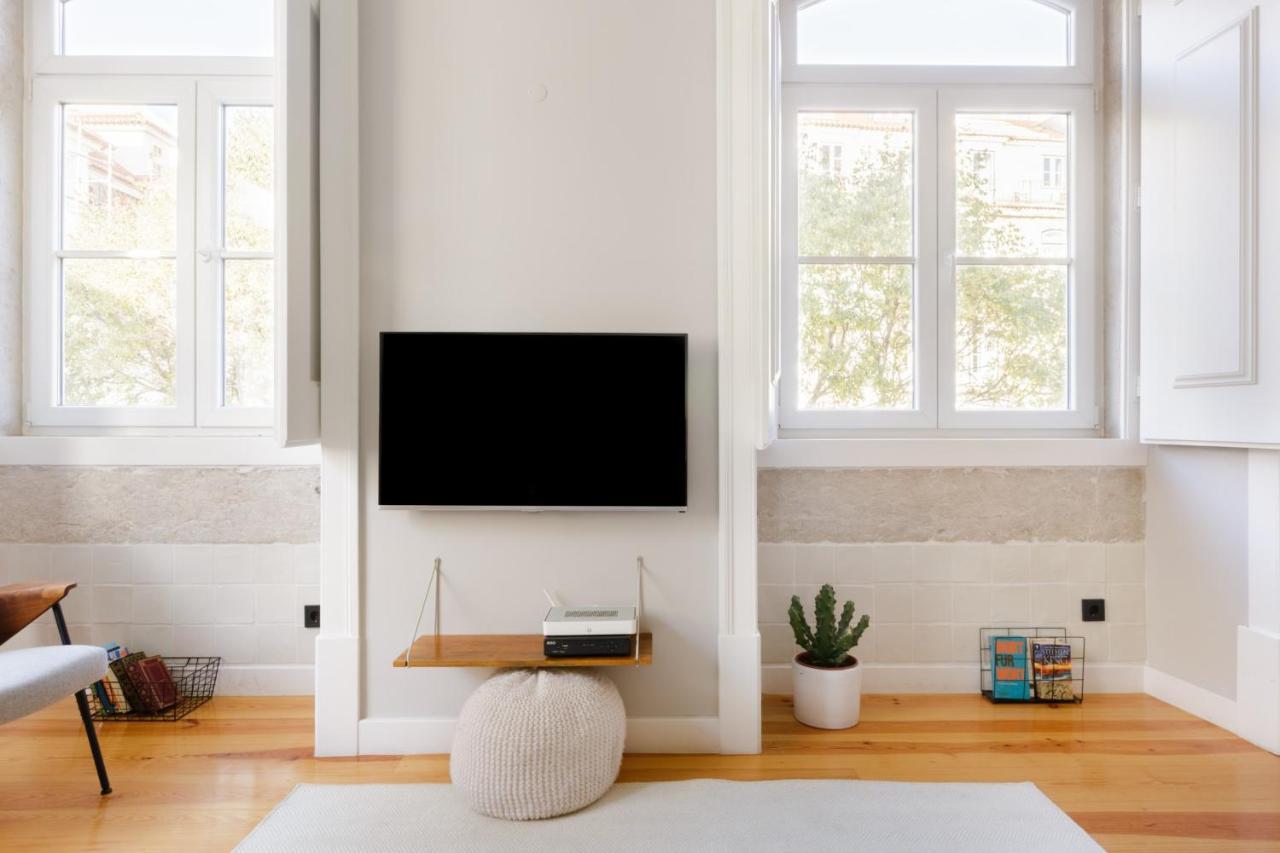 Update Urban Chic Flat In 19th Century Building 2 Bedrooms & 2 Bathrooms & Ac Alfama District