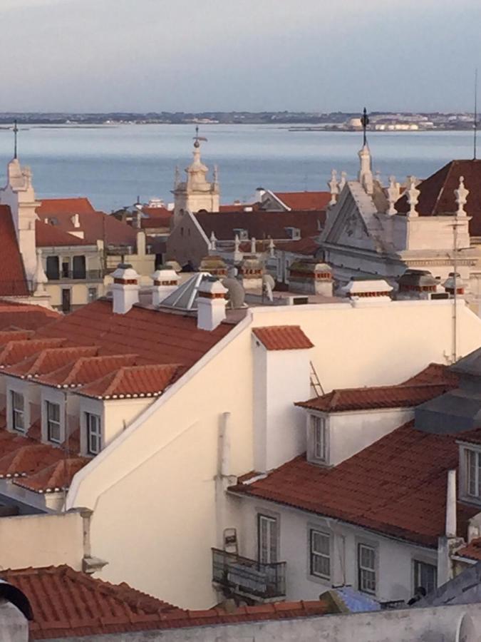Amazing Rooftop Terrace With River And Historic View 4 Bedrooms 4 Bathrooms Ac 19th Century Building Chiado Lisboa