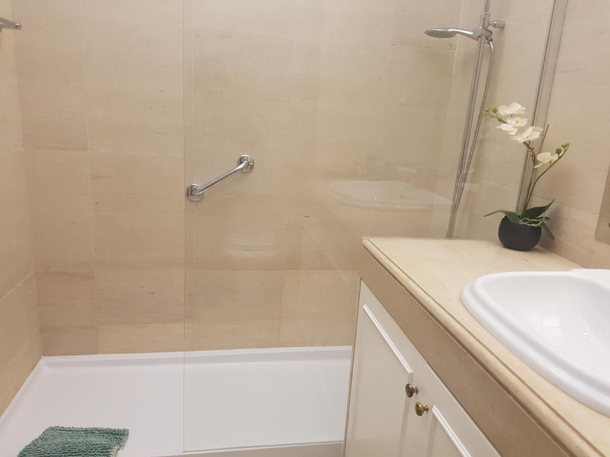 Apartamento Espacoso Apartamento Junto Ao Metro *