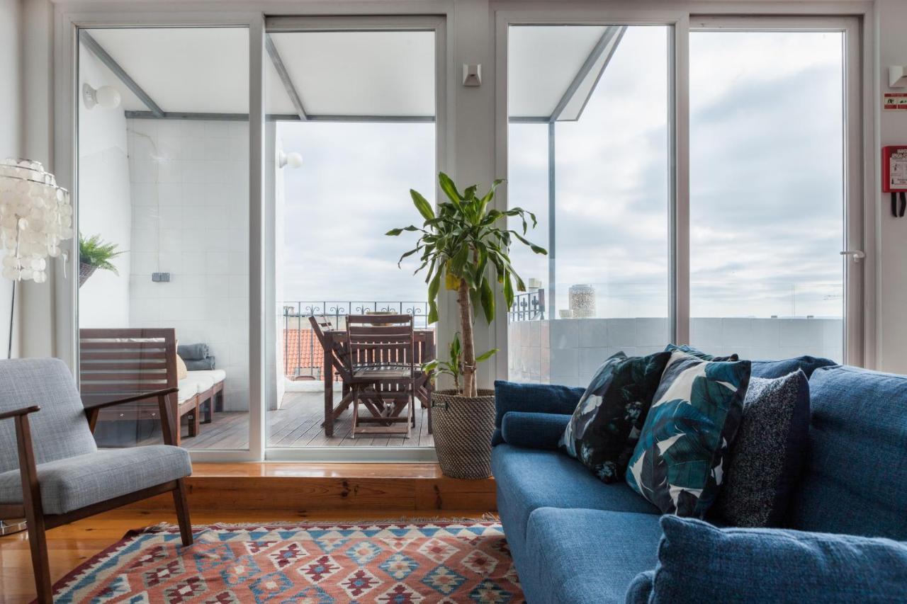 Amazing Rooftop Terrace With River And Historic View 4 Bedrooms 4 Bathrooms Ac 19th Century Building Chiado Apartamento