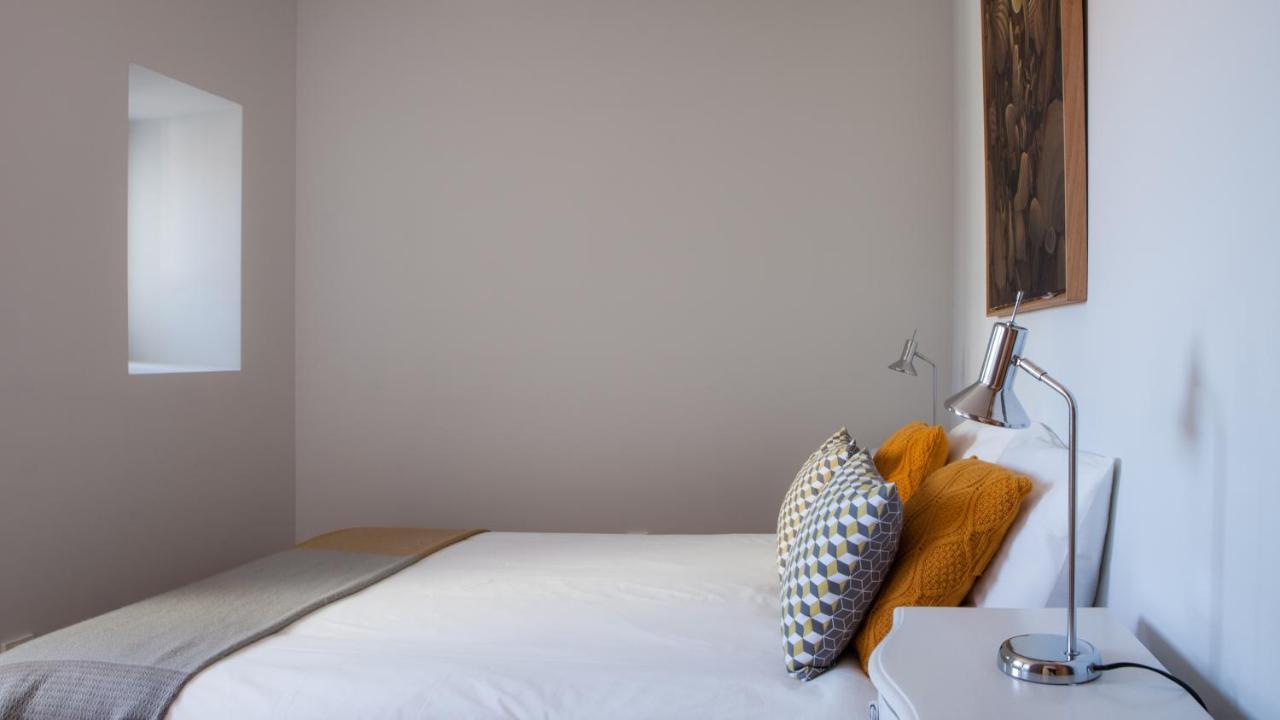 Amazing Rooftop Terrace With River And Historic View 4 Bedrooms 4 Bathrooms Ac 19th Century Building Chiado *