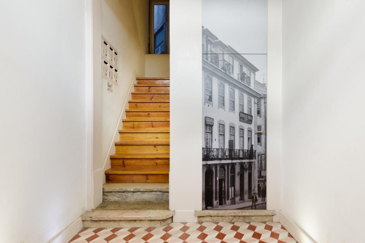 Update Urban Chic Flat In 19th Century Building 2 Bedrooms & 2 Bathrooms & Ac Alfama District Lisboa