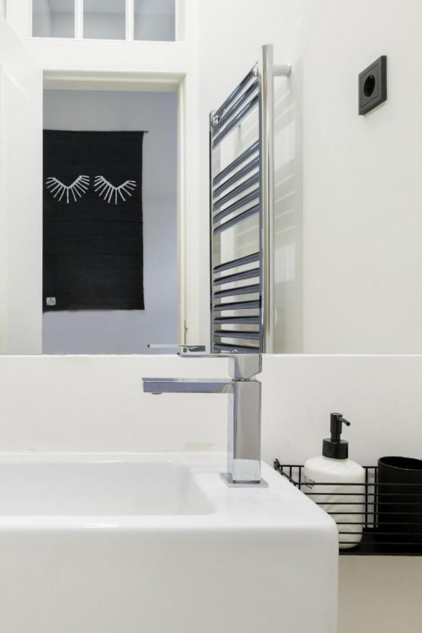 Update Urban Chic Flat In 19th Century Building 2 Bedrooms & 2 Bathrooms & Ac Alfama District * Lisboa