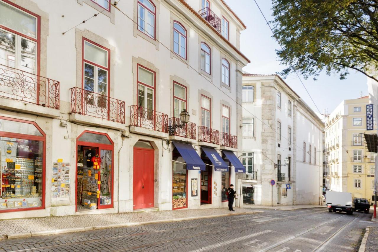 Update Urban Chic Flat In 19th Century Building 2 Bedrooms & 2 Bathrooms & Ac Alfama District Lisboa