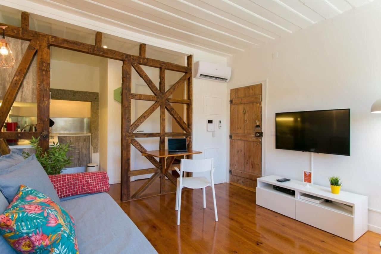 Sunlit Photographers 1bedroom In Alcantara * Lisboa