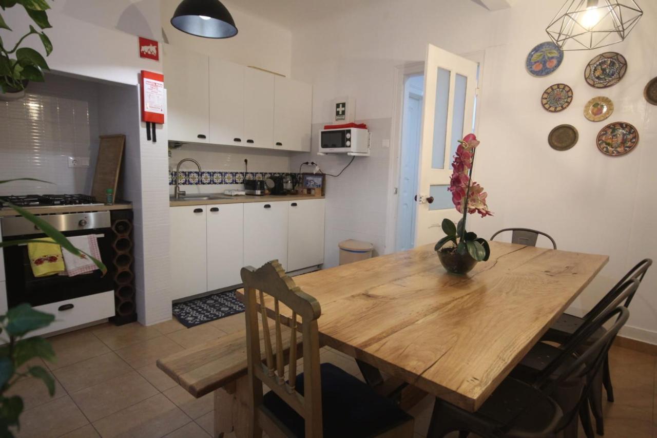 Pensión Antique M1 R1 - Amazing Double With Shared Bathroom In Marques Pombal