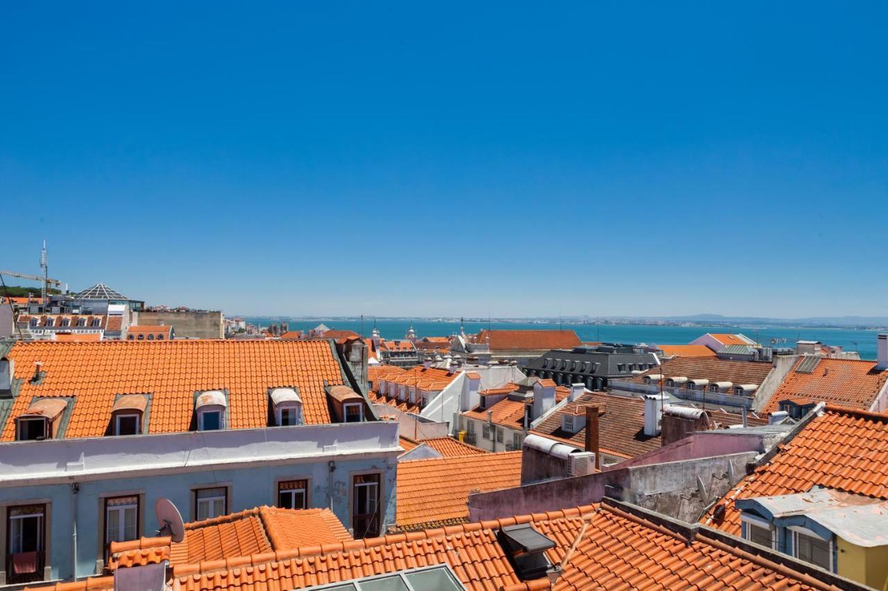 Amazing Rooftop Terrace With River And Historic View 4 Bedrooms 4 Bathrooms Ac 19th Century Building Chiado Lisboa