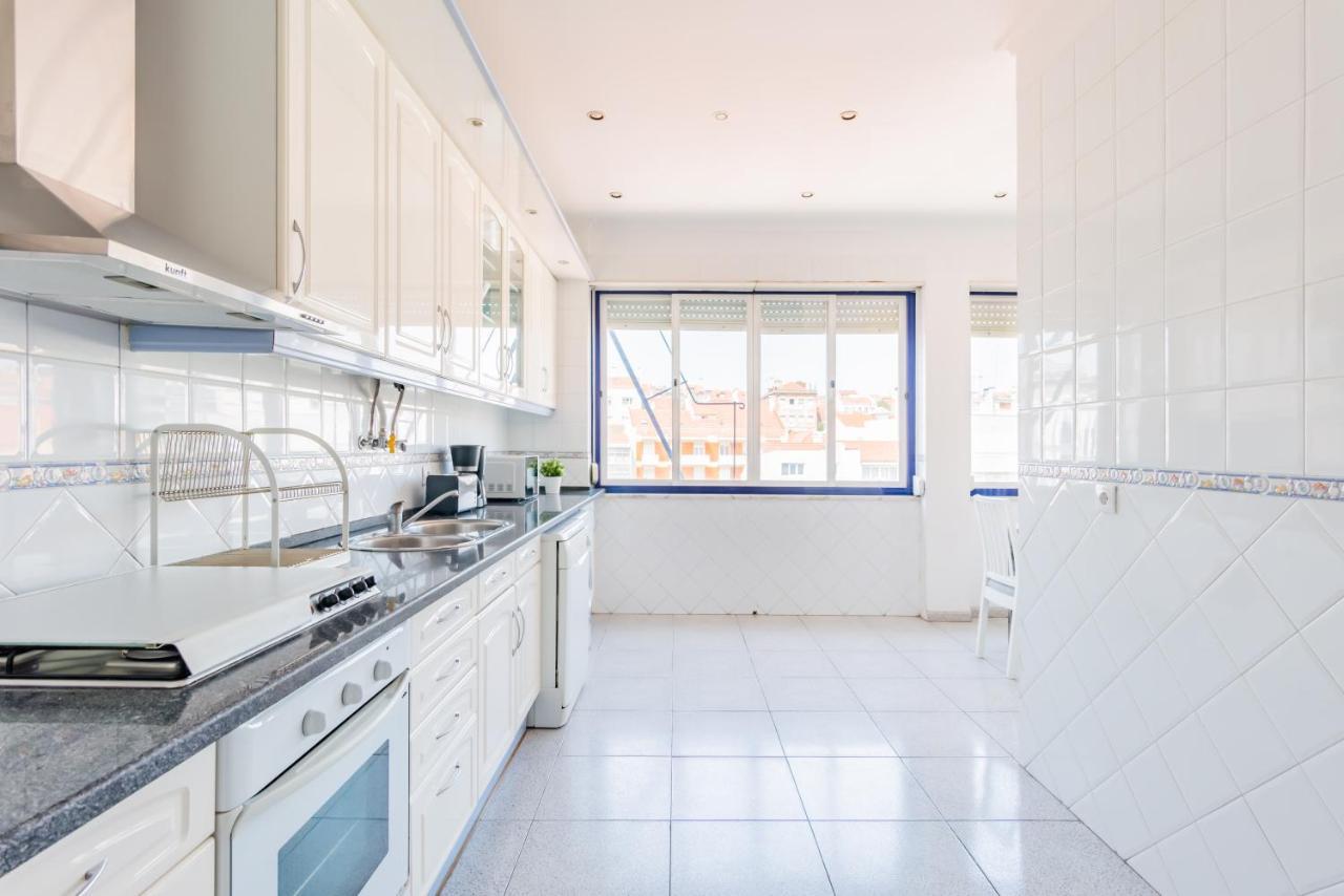 Almirante With 3 Bedrooms Lisboa
