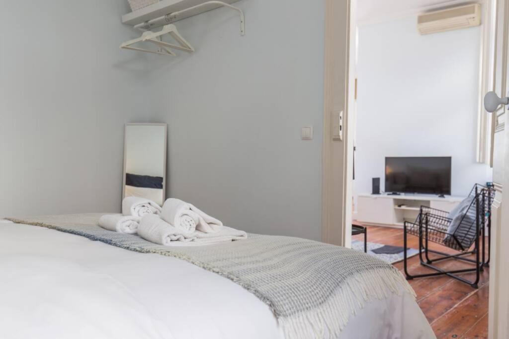 Apartamento 135 C - Quiet Charming Flat In Historic Alfama Near Baixa *