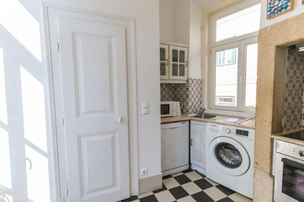 135 C - Quiet Charming Flat In Historic Alfama Near Baixa Apartamento *