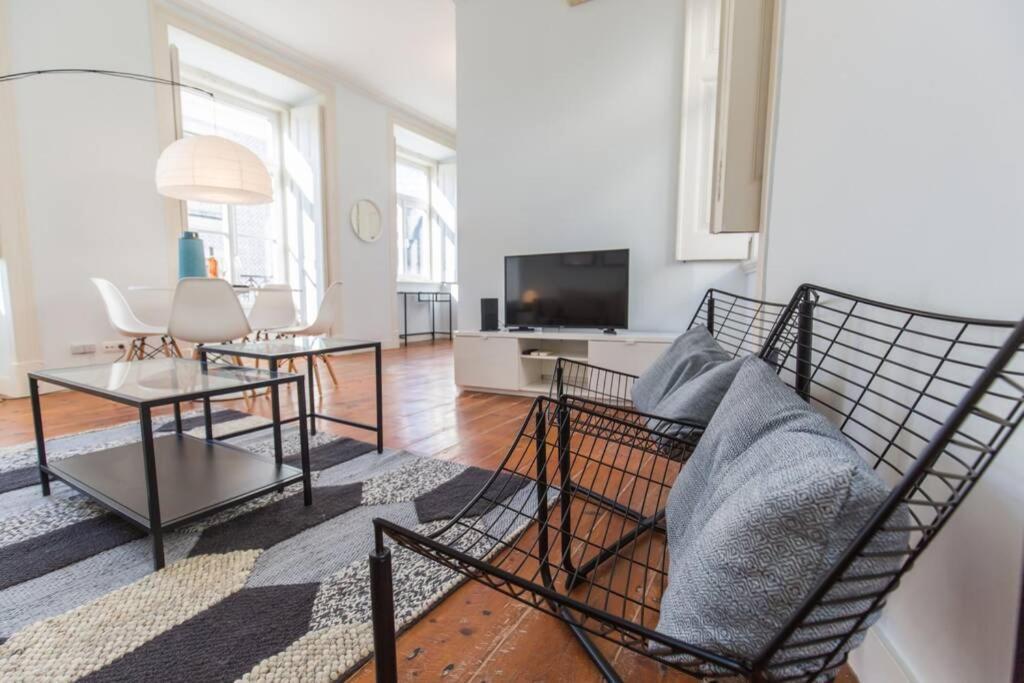 Apartamento 135 C - Quiet Charming Flat In Historic Alfama Near Baixa *
