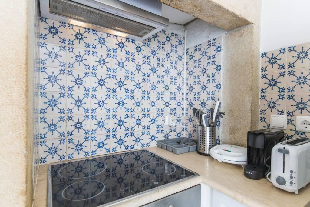 135 C - Quiet Charming Flat In Historic Alfama Near Baixa