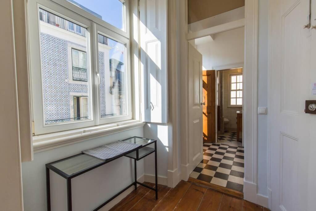 Apartamento 135 C - Quiet Charming Flat In Historic Alfama Near Baixa *
