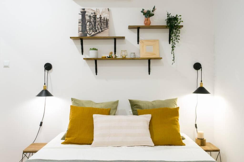 Apartamento Jp39 - Baixa 18th Century Tiles With 2 Bdr! *