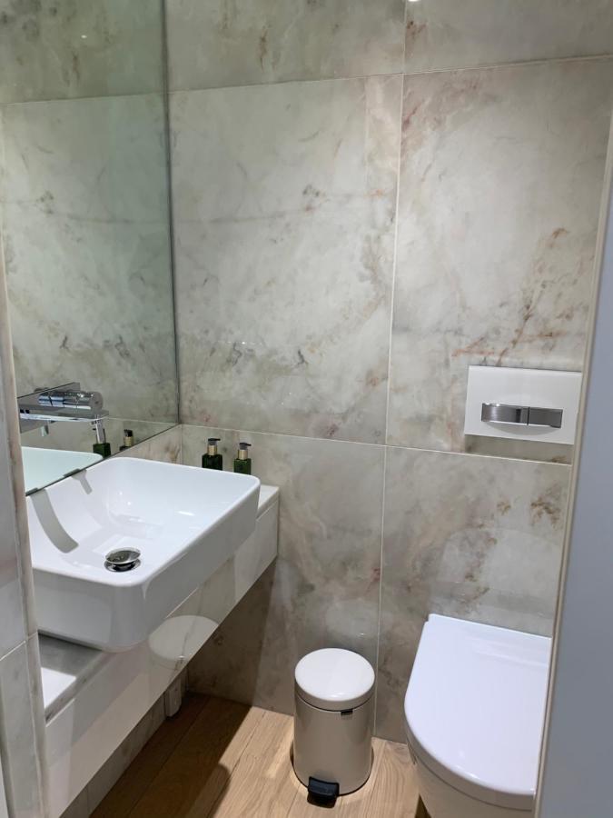 New!! Luxury Avenida Da Liberdade Flat- With Rooftop And Pool Apartamento Lisboa