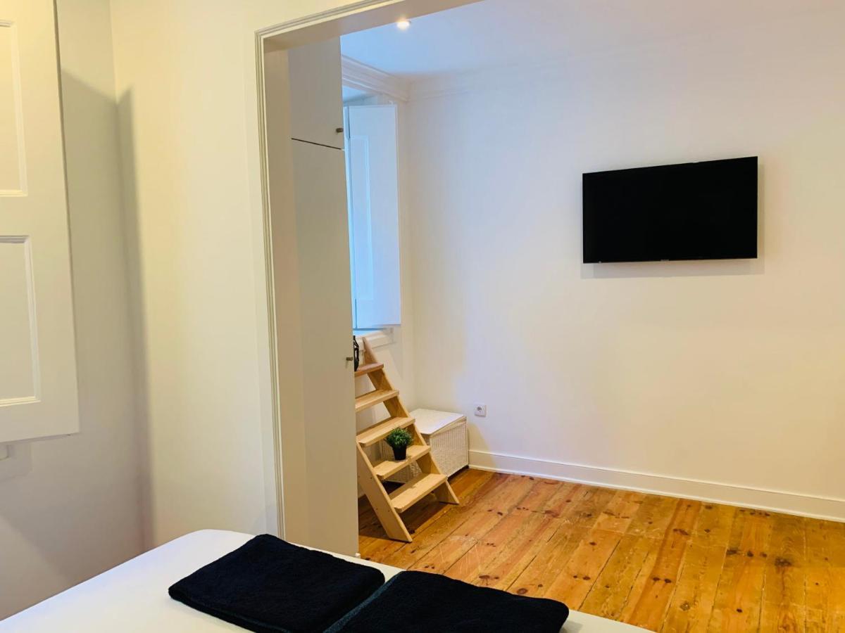 Spacious 1 Bedroom With A Parking Spot In Chiado * Lisboa