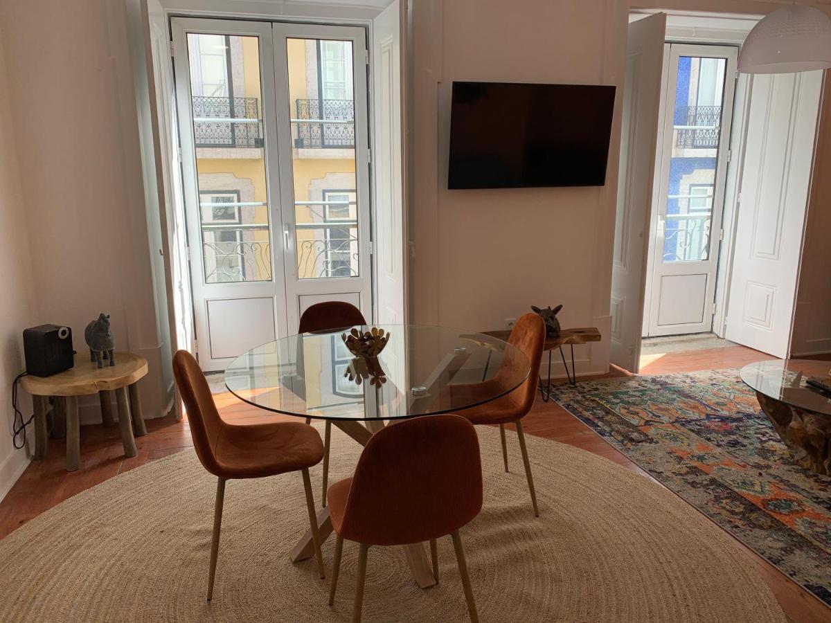 Spacious 1 Bedroom With A Parking Spot In Chiado Apartamento *