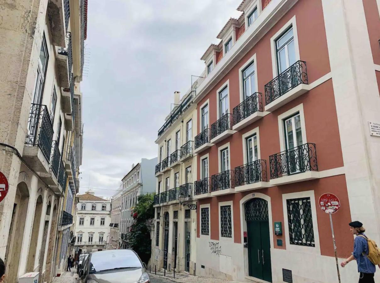 Spacious 1 Bedroom With A Parking Spot In Chiado Apartamento *