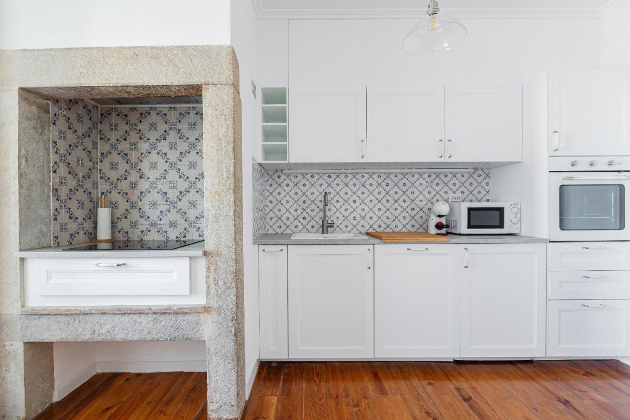 White & Blue Vintage In Graca Apartamento