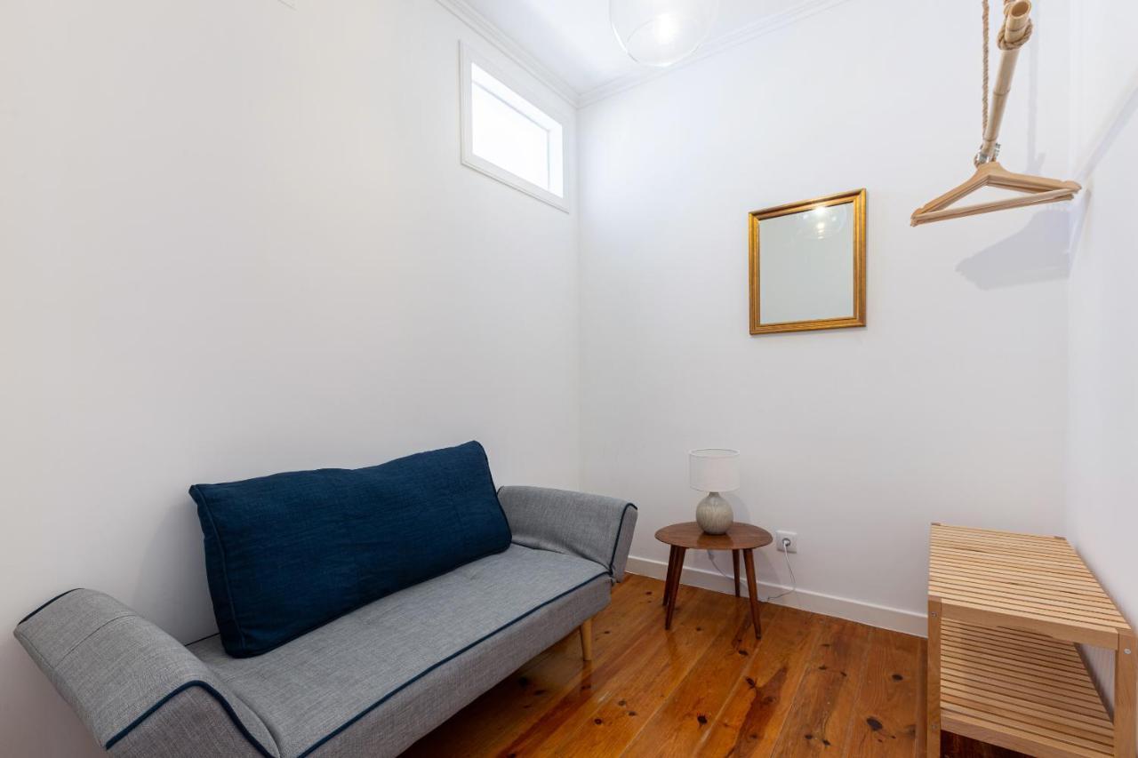 White & Blue Vintage In Graca Apartamento