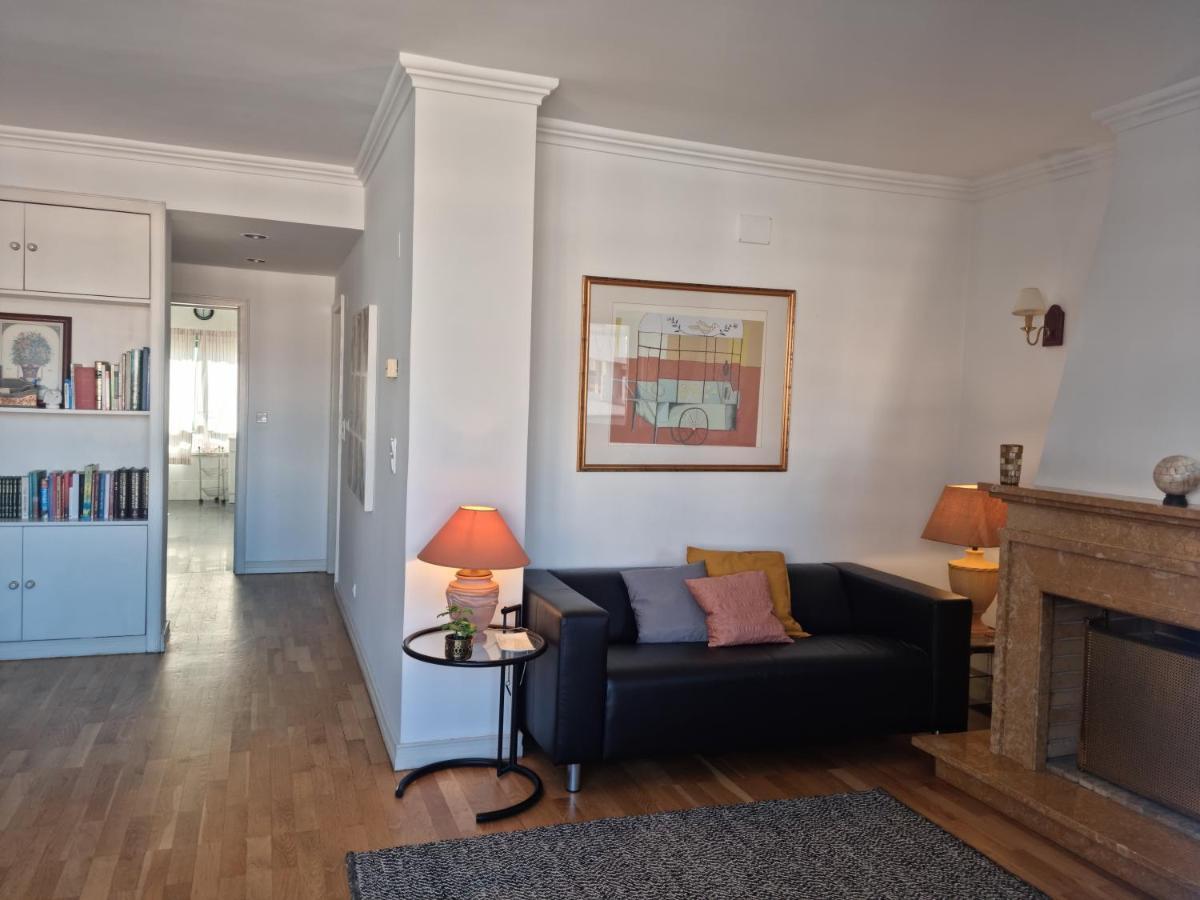 Apartamento Espacoso Apartamento Junto Ao Metro Lisboa