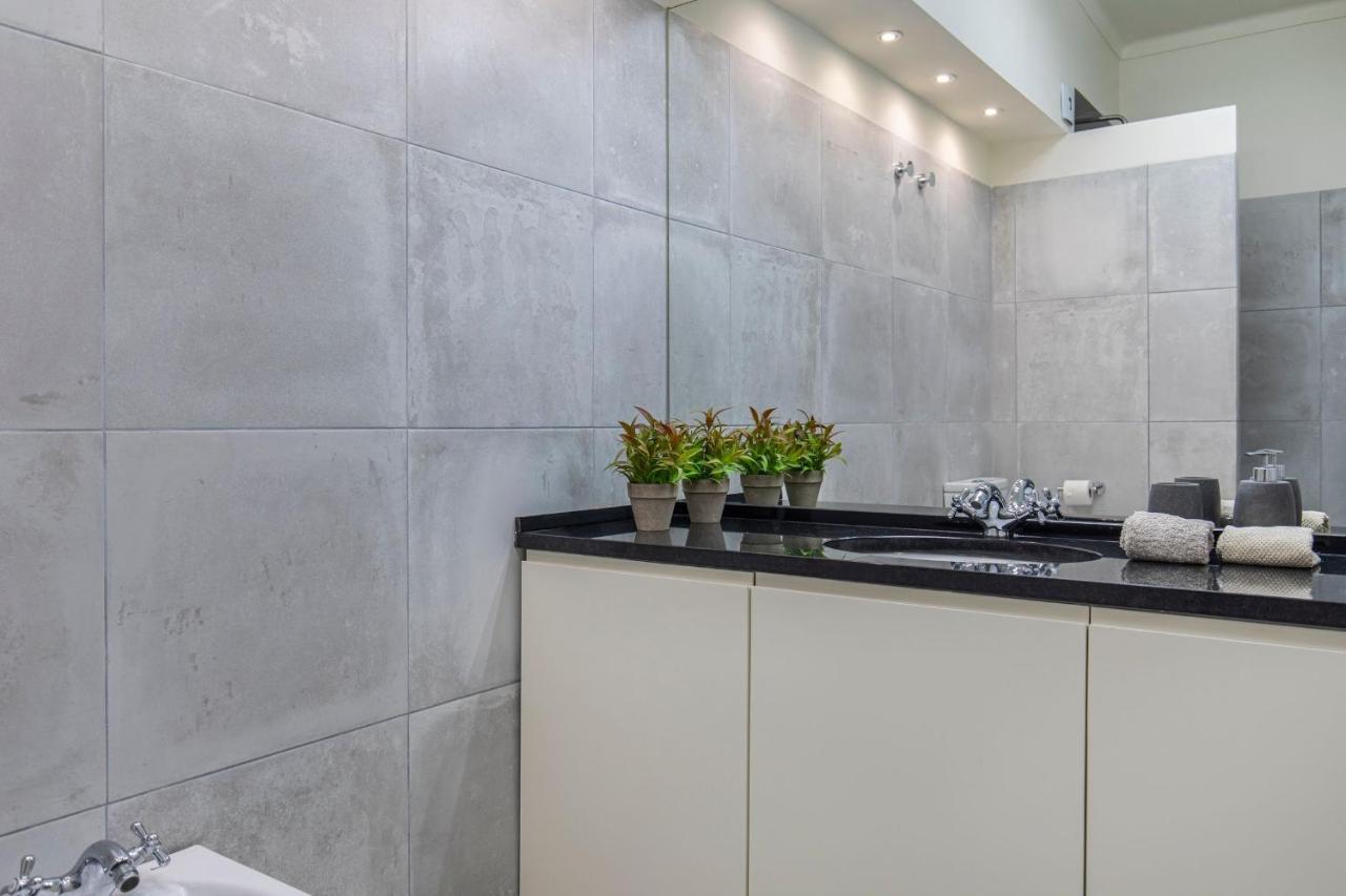 Glamorous 2bdr By Lovelystay