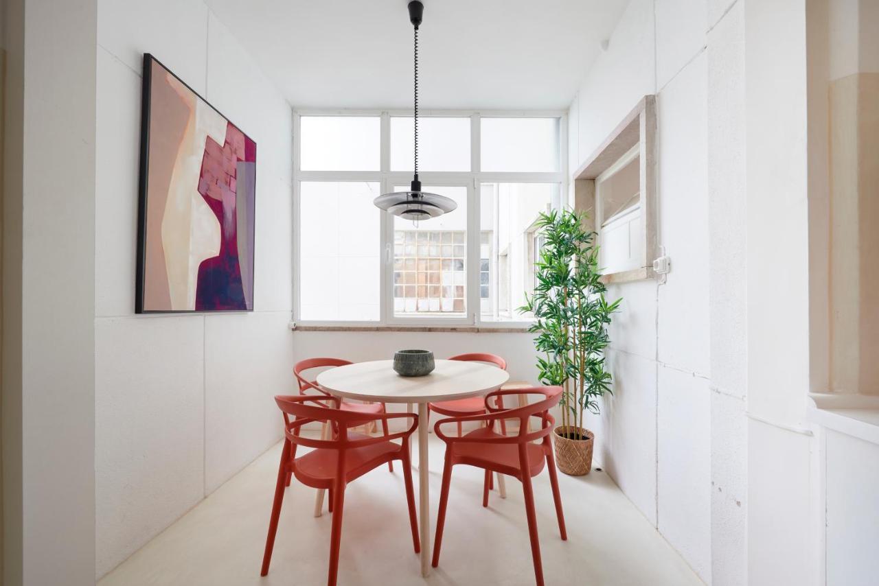 Light-filled & Renovated Apartment, By Timecooler * Lisbon