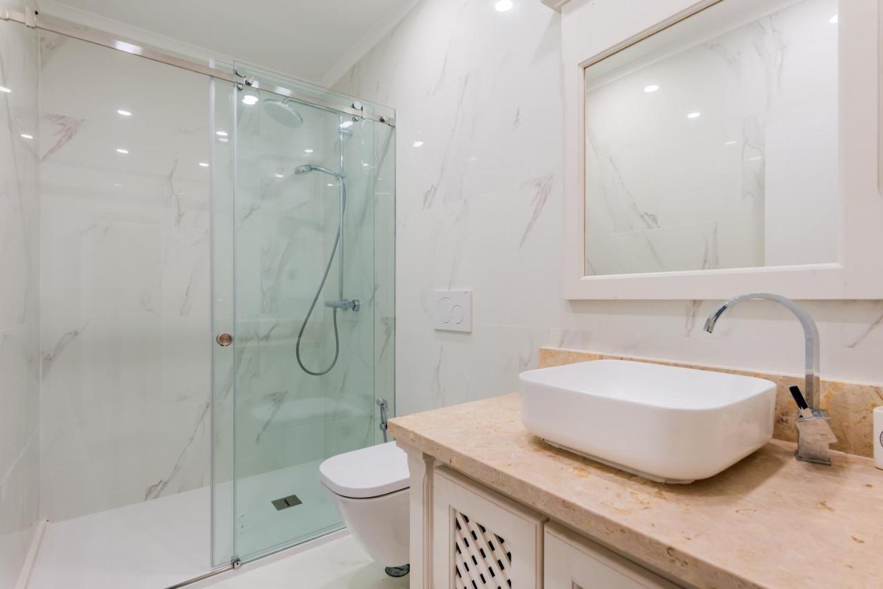 2br At Chiado Historical Heart Of Apartamento