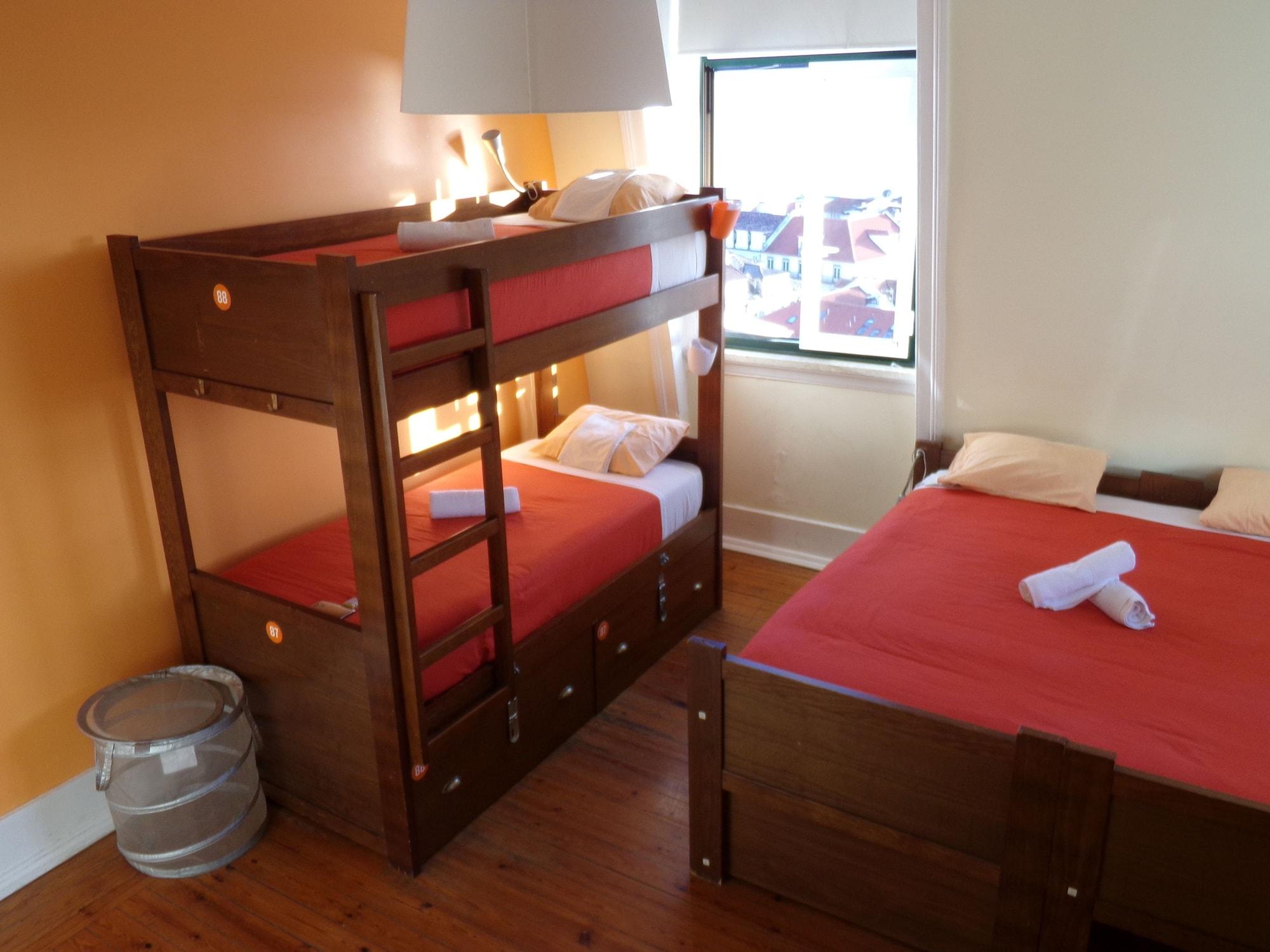 Hostal Lisb'on *