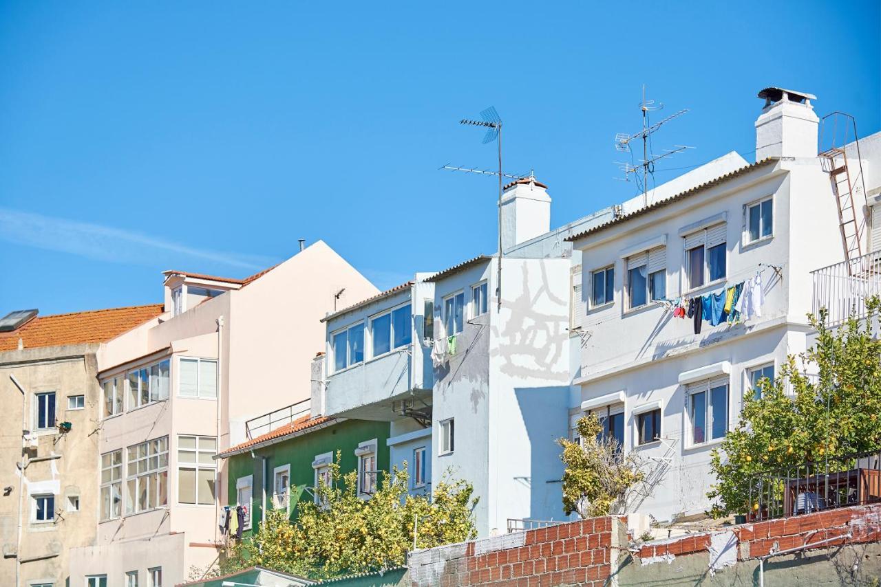 Terrace With River View Lisbon