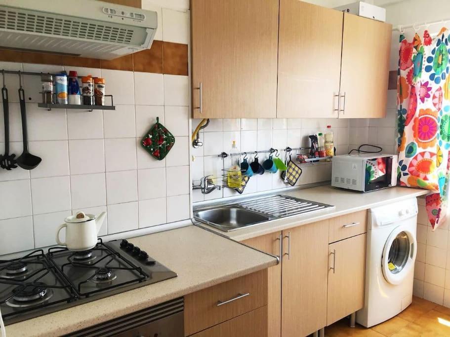 A Lovely 2 Bedroom Near Sintra Apartment *