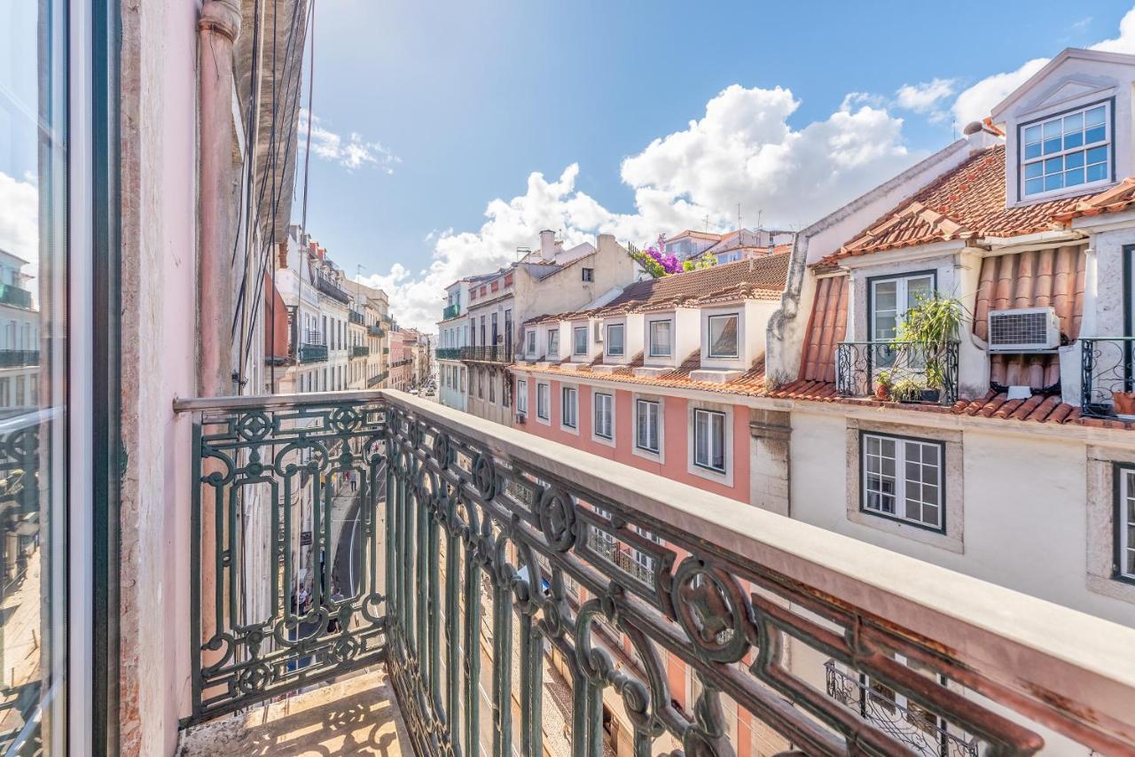 Happy At Chiado 3*