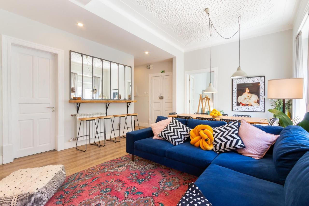 Bright Center, 10m From Subway, 6 Rooms, Up To 20 Ppl Сasa de vacaciones